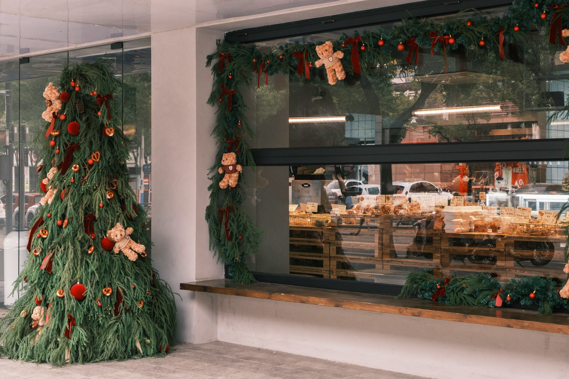 The December Effect: How Small Businesses Can Stand Out When Everyone Is Competing for Attention