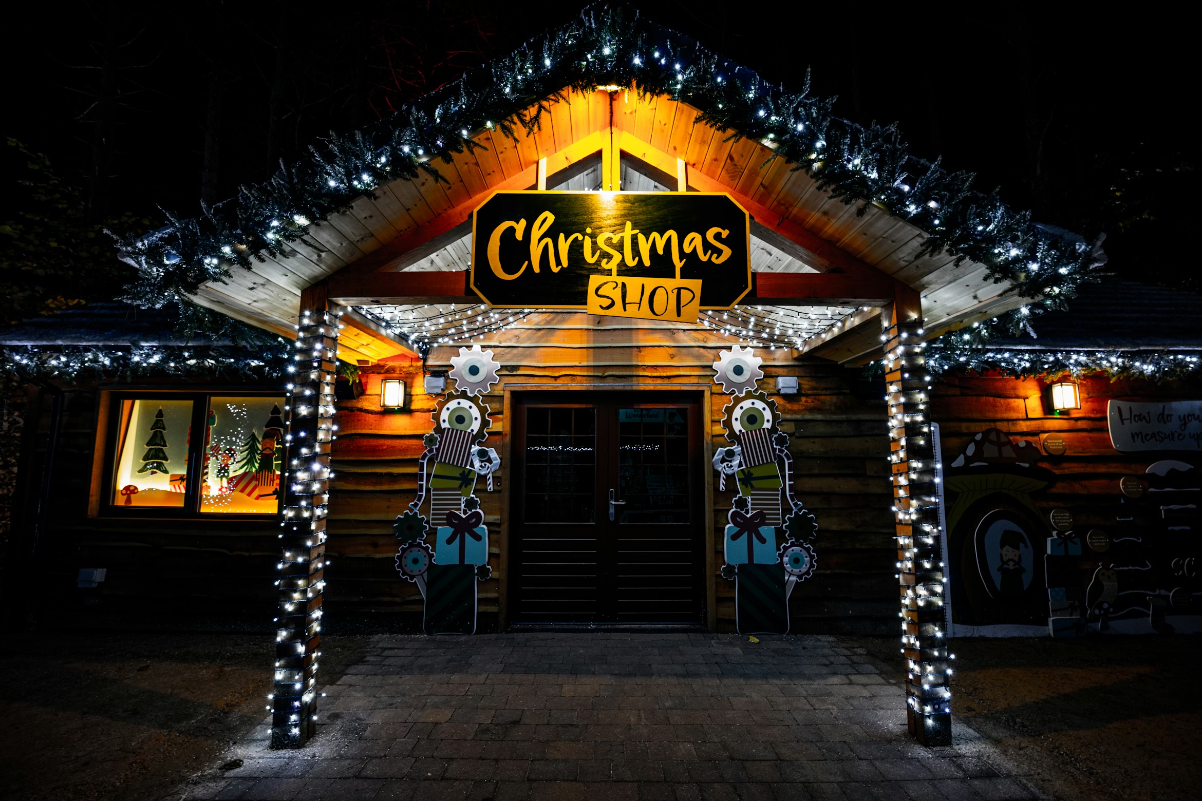 What Customers Remember After the Holidays (It’s Not the Sale)